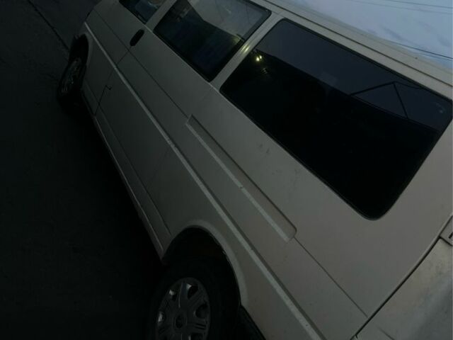 Білий Фольксваген Transporter, об'ємом двигуна 2.4 л та пробігом 1 тис. км за 2000 $, фото 4 на Automoto.ua