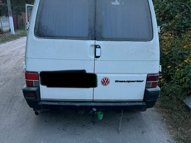 Білий Фольксваген Transporter, об'ємом двигуна 2.4 л та пробігом 1 тис. км за 2000 $, фото 3 на Automoto.ua
