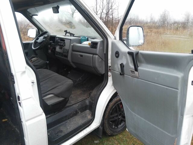 Белый Фольксваген Transporter, объемом двигателя 2.4 л и пробегом 500 тыс. км за 3600 $, фото 7 на Automoto.ua