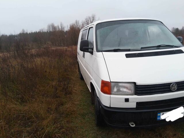 Белый Фольксваген Transporter, объемом двигателя 2.4 л и пробегом 500 тыс. км за 3600 $, фото 2 на Automoto.ua