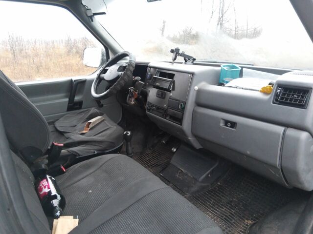 Белый Фольксваген Transporter, объемом двигателя 2.4 л и пробегом 500 тыс. км за 3600 $, фото 8 на Automoto.ua