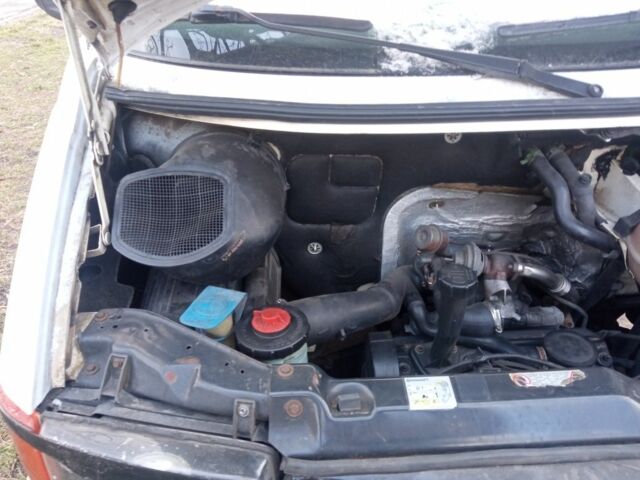 Білий Фольксваген Transporter, об'ємом двигуна 1.9 л та пробігом 250 тис. км за 3900 $, фото 11 на Automoto.ua