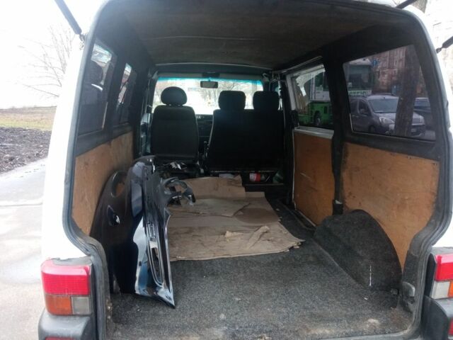 Білий Фольксваген Transporter, об'ємом двигуна 1.9 л та пробігом 250 тис. км за 3900 $, фото 5 на Automoto.ua