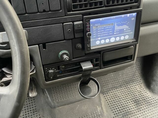 Білий Фольксваген Transporter, об'ємом двигуна 1.9 л та пробігом 360 тис. км за 2600 $, фото 2 на Automoto.ua