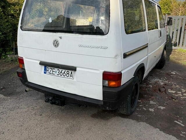 Белый Фольксваген Transporter, объемом двигателя 0 л и пробегом 370 тыс. км за 1900 $, фото 3 на Automoto.ua