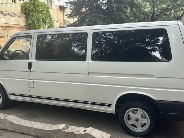 Білий Фольксваген Transporter, об'ємом двигуна 2.5 л та пробігом 400 тис. км за 3499 $, фото 3 на Automoto.ua