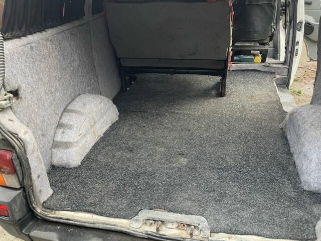 Білий Фольксваген Transporter, об'ємом двигуна 1.9 л та пробігом 360 тис. км за 2600 $, фото 5 на Automoto.ua