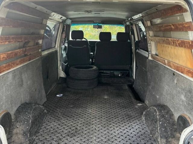 Белый Фольксваген Transporter, объемом двигателя 1.9 л и пробегом 250 тыс. км за 3100 $, фото 7 на Automoto.ua