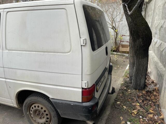 Белый Фольксваген Transporter, объемом двигателя 2.5 л и пробегом 100 тыс. км за 3700 $, фото 6 на Automoto.ua