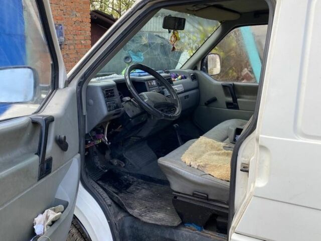 Білий Фольксваген Transporter, об'ємом двигуна 2.4 л та пробігом 3 тис. км за 5500 $, фото 9 на Automoto.ua