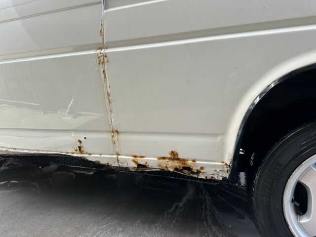 Белый Фольксваген Transporter, объемом двигателя 2.4 л и пробегом 607 тыс. км за 3200 $, фото 4 на Automoto.ua