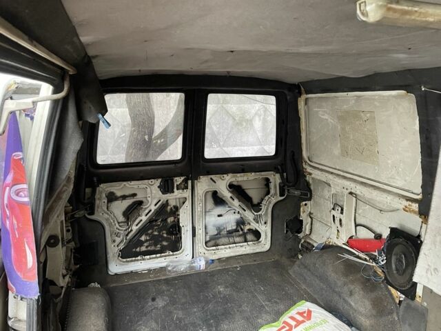 Белый Фольксваген Transporter, объемом двигателя 2.5 л и пробегом 100 тыс. км за 3700 $, фото 4 на Automoto.ua