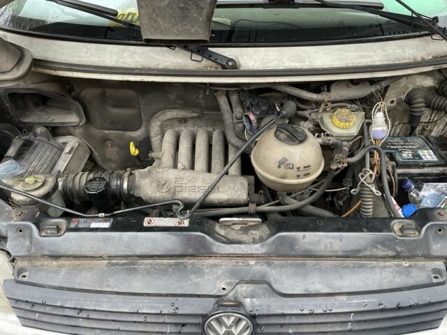 Белый Фольксваген Transporter, объемом двигателя 2.5 л и пробегом 100 тыс. км за 3700 $, фото 7 на Automoto.ua