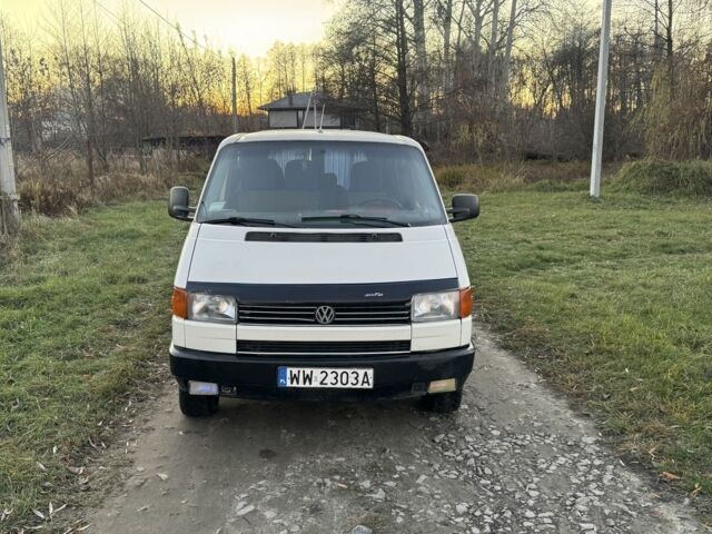 Белый Фольксваген Transporter, объемом двигателя 2.4 л и пробегом 250 тыс. км за 2500 $, фото 1 на Automoto.ua