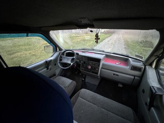 Белый Фольксваген Transporter, объемом двигателя 2.4 л и пробегом 250 тыс. км за 2500 $, фото 7 на Automoto.ua