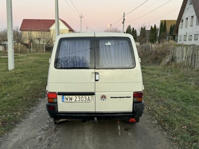 Белый Фольксваген Transporter, объемом двигателя 2.4 л и пробегом 250 тыс. км за 2500 $, фото 4 на Automoto.ua