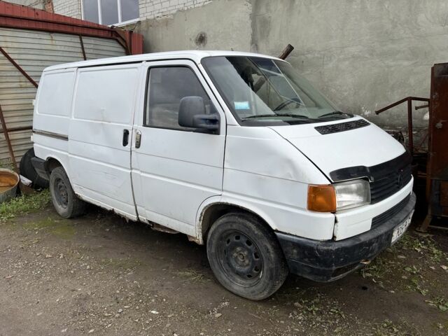 Белый Фольксваген Transporter, объемом двигателя 2.4 л и пробегом 410 тыс. км за 1850 $, фото 1 на Automoto.ua