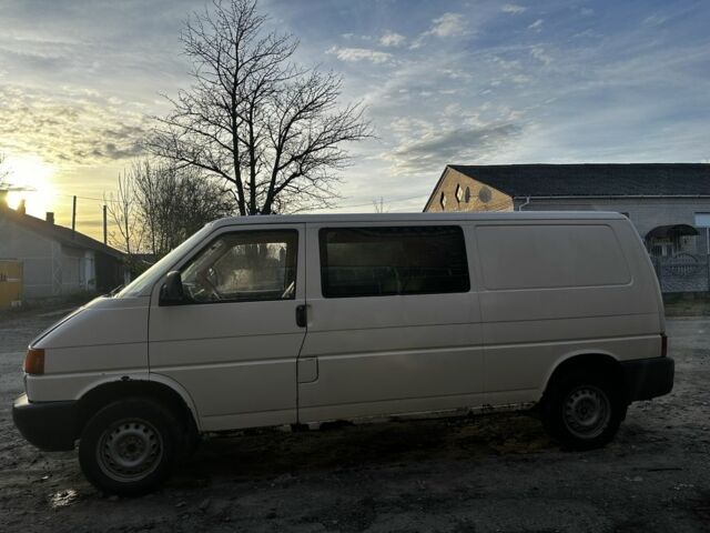 Белый Фольксваген Transporter, объемом двигателя 1.9 л и пробегом 260 тыс. км за 2599 $, фото 1 на Automoto.ua