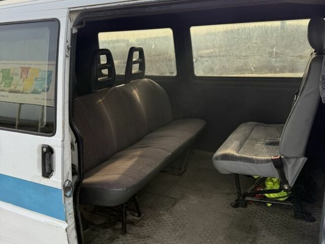 Белый Фольксваген Transporter, объемом двигателя 1.9 л и пробегом 400 тыс. км за 3500 $, фото 3 на Automoto.ua