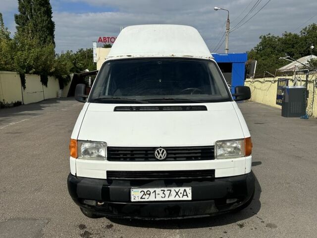 Білий Фольксваген Transporter, об'ємом двигуна 2.4 л та пробігом 299 тис. км за 2350 $, фото 1 на Automoto.ua