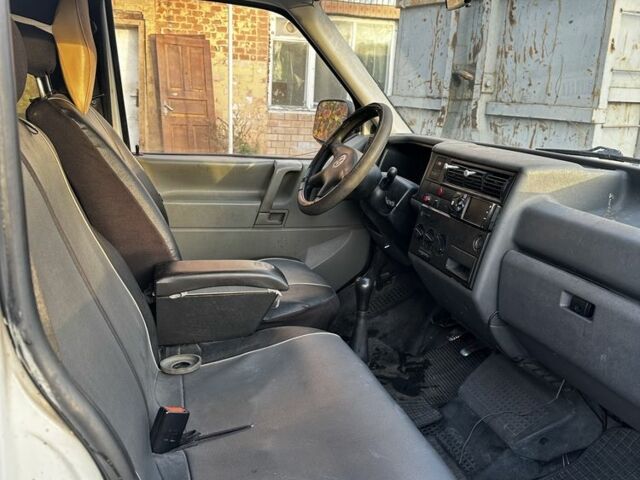 Белый Фольксваген Transporter, объемом двигателя 1.9 л и пробегом 260 тыс. км за 2599 $, фото 6 на Automoto.ua