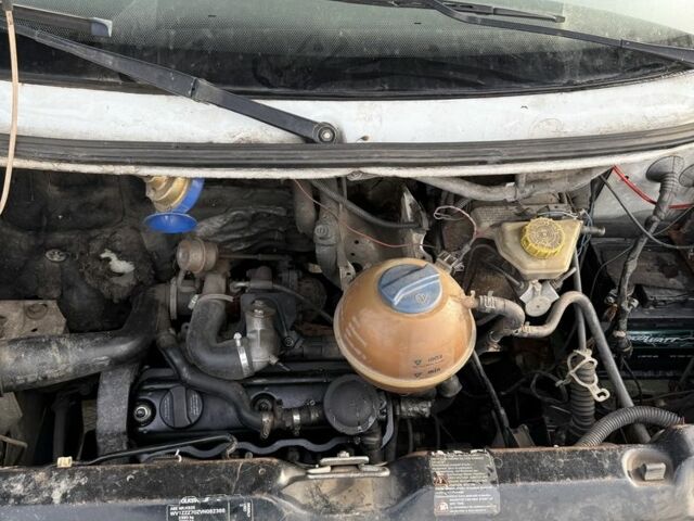 Белый Фольксваген Transporter, объемом двигателя 1.9 л и пробегом 400 тыс. км за 3500 $, фото 6 на Automoto.ua