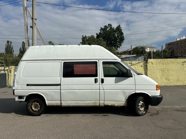 Білий Фольксваген Transporter, об'ємом двигуна 2.4 л та пробігом 299 тис. км за 2350 $, фото 3 на Automoto.ua