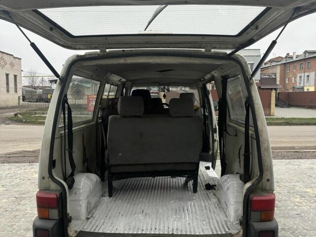 Белый Фольксваген Transporter, объемом двигателя 2.5 л и пробегом 411 тыс. км за 2699 $, фото 12 на Automoto.ua