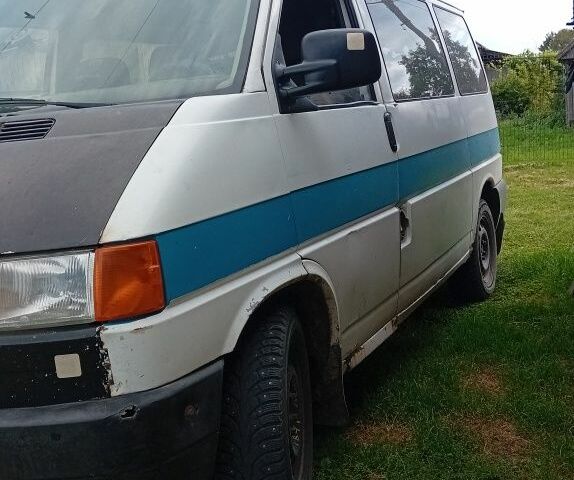 Белый Фольксваген Transporter, объемом двигателя 9 л и пробегом 460 тыс. км за 2374 $, фото 1 на Automoto.ua