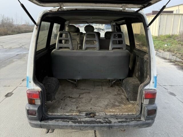 Белый Фольксваген Transporter, объемом двигателя 1.9 л и пробегом 400 тыс. км за 3500 $, фото 5 на Automoto.ua