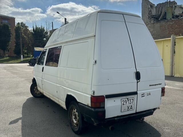 Білий Фольксваген Transporter, об'ємом двигуна 2.4 л та пробігом 299 тис. км за 2350 $, фото 6 на Automoto.ua