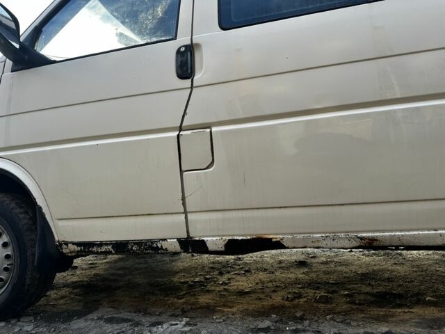 Белый Фольксваген Transporter, объемом двигателя 1.9 л и пробегом 260 тыс. км за 2599 $, фото 2 на Automoto.ua