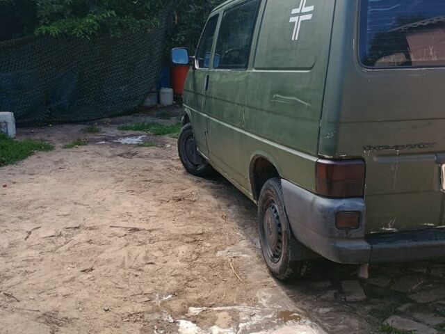 Белый Фольксваген Transporter, объемом двигателя 1.9 л и пробегом 380 тыс. км за 2700 $, фото 2 на Automoto.ua