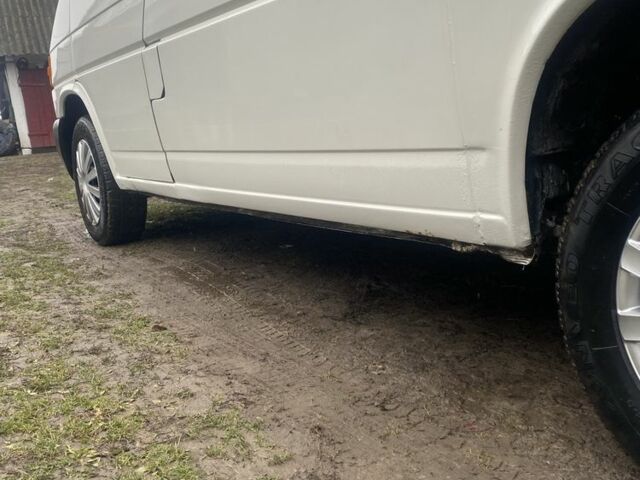 Белый Фольксваген Transporter, объемом двигателя 1.9 л и пробегом 300 тыс. км за 3600 $, фото 5 на Automoto.ua