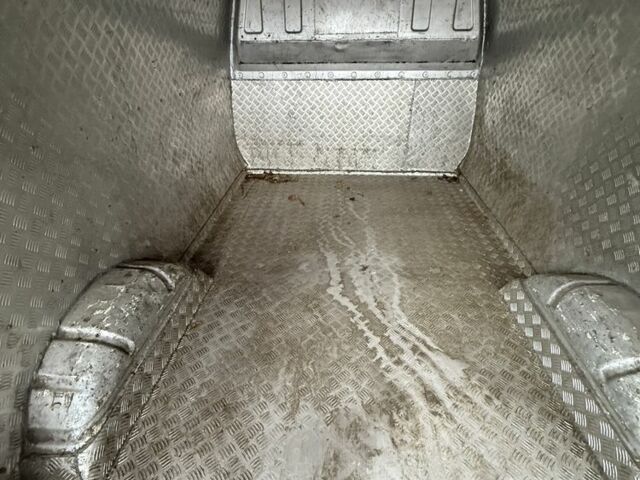 Белый Фольксваген Transporter, объемом двигателя 1.9 л и пробегом 300 тыс. км за 2450 $, фото 3 на Automoto.ua