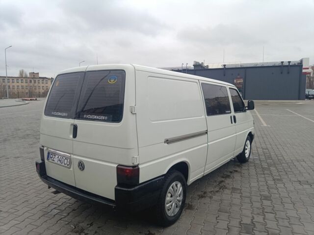 Белый Фольксваген Transporter, объемом двигателя 1.9 л и пробегом 300 тыс. км за 2650 $, фото 3 на Automoto.ua
