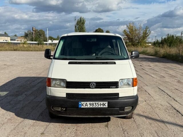 Білий Фольксваген Transporter, об'ємом двигуна 1.9 л та пробігом 300 тис. км за 4000 $, фото 1 на Automoto.ua