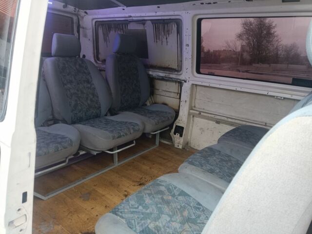 Белый Фольксваген Transporter, объемом двигателя 1.9 л и пробегом 300 тыс. км за 2650 $, фото 7 на Automoto.ua