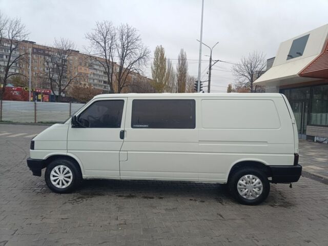 Белый Фольксваген Transporter, объемом двигателя 1.9 л и пробегом 300 тыс. км за 2650 $, фото 4 на Automoto.ua