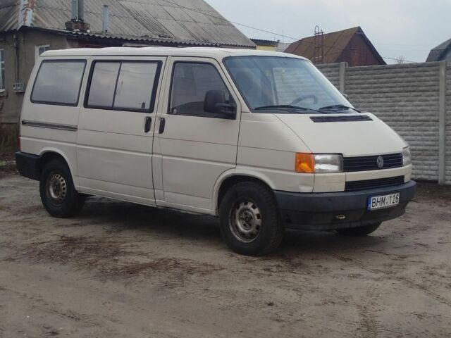 Білий Фольксваген Transporter, об'ємом двигуна 2.4 л та пробігом 240 тис. км за 3150 $, фото 1 на Automoto.ua