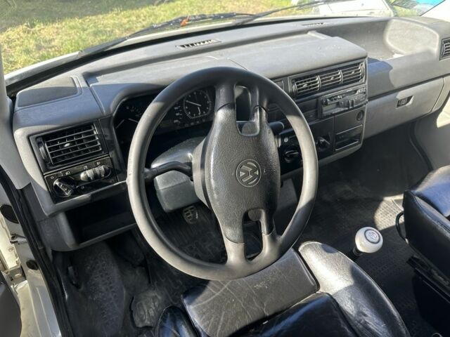 Білий Фольксваген Transporter, об'ємом двигуна 0 л та пробігом 380 тис. км за 2600 $, фото 4 на Automoto.ua