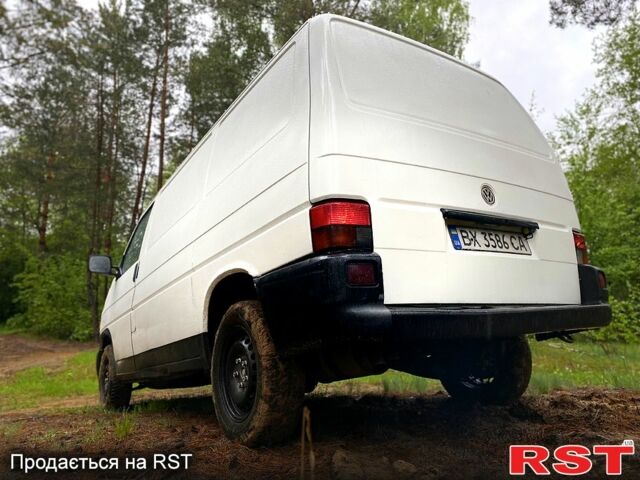 Белый Фольксваген Transporter, объемом двигателя 1.9 л и пробегом 123 тыс. км за 3000 $, фото 1 на Automoto.ua