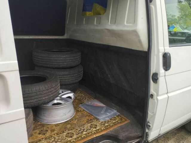 Білий Фольксваген Transporter, об'ємом двигуна 1.9 л та пробігом 300 тис. км за 4000 $, фото 6 на Automoto.ua