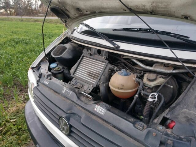 Белый Фольксваген Transporter, объемом двигателя 1.9 л и пробегом 409 тыс. км за 5500 $, фото 1 на Automoto.ua