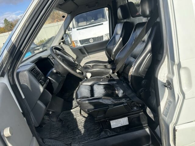 Білий Фольксваген Transporter, об'ємом двигуна 0 л та пробігом 380 тис. км за 2600 $, фото 5 на Automoto.ua