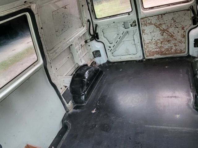 Білий Фольксваген Transporter, об'ємом двигуна 1.9 л та пробігом 300 тис. км за 3750 $, фото 7 на Automoto.ua