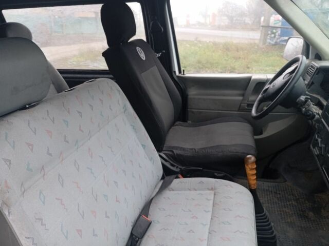 Белый Фольксваген Transporter, объемом двигателя 2.4 л и пробегом 450 тыс. км за 3350 $, фото 5 на Automoto.ua
