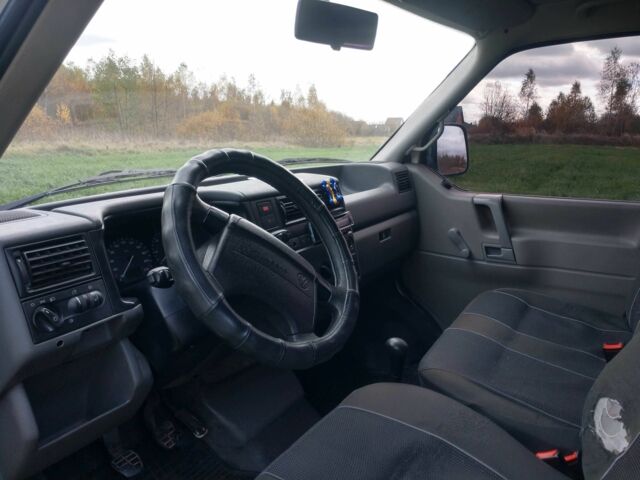 Белый Фольксваген Transporter, объемом двигателя 1.9 л и пробегом 409 тыс. км за 5500 $, фото 5 на Automoto.ua