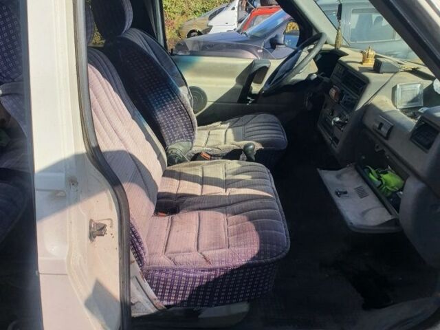 Белый Фольксваген Transporter, объемом двигателя 2 л и пробегом 300 тыс. км за 2000 $, фото 3 на Automoto.ua