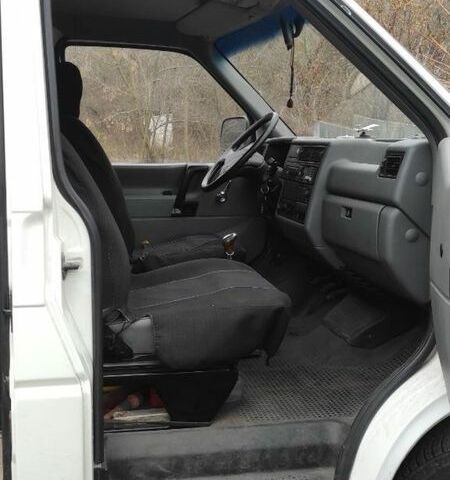 Белый Фольксваген Transporter, объемом двигателя 1.9 л и пробегом 430 тыс. км за 4400 $, фото 6 на Automoto.ua